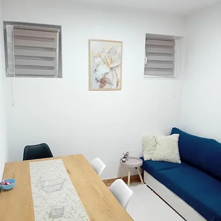 Aura 2